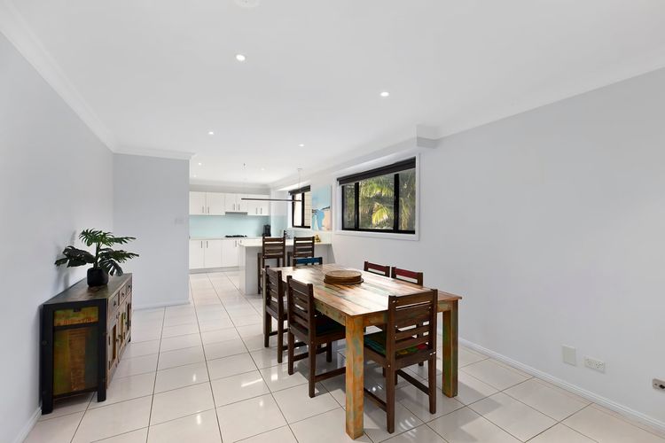 North Entrance Beach House Pet Friendly Accommodation