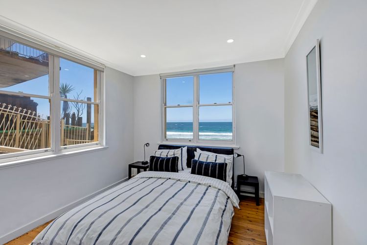 Golden Sands 1 Absolute Beachfront