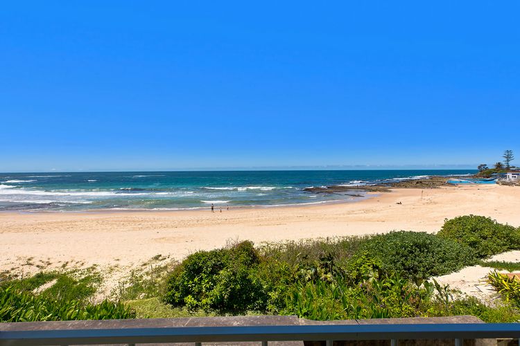 Golden Sands 1 Absolute Beachfront