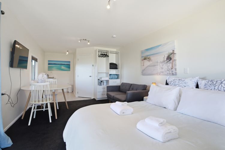 Split Apple Holiday House