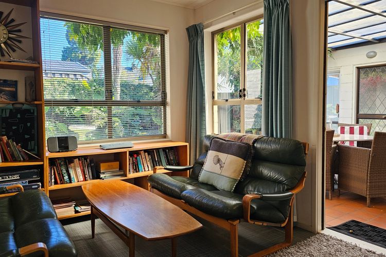 2 Nile Court