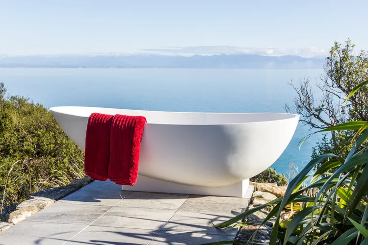 Rocky Point Hut Pepin Island