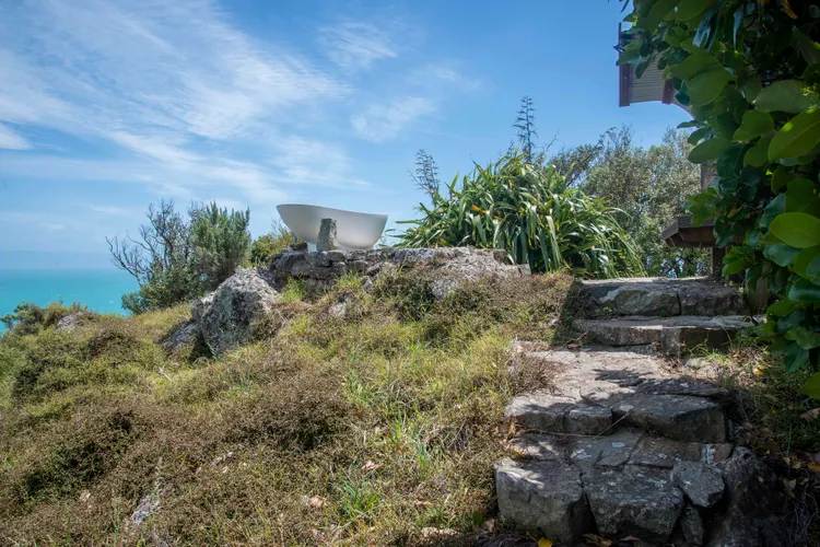 Rocky Point Hut Pepin Island