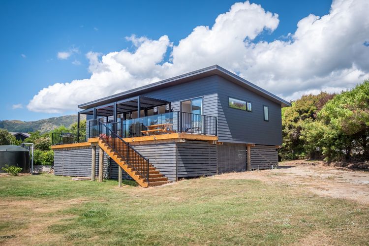 Piwakawaka Haven in Pohara