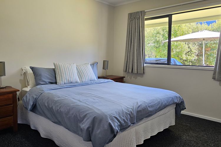 Fale Va’a in Marahau