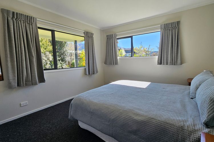 Fale Va’a in Marahau