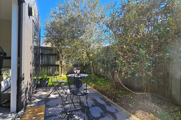 Fale Va’a in Marahau