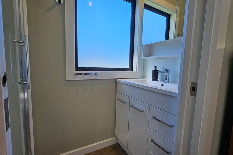 Fale Va’a in Marahau