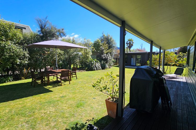 Fale Va’a in Marahau