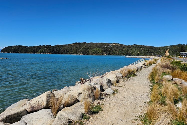 Fale Va’a in Marahau