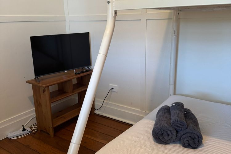Bed 2 Tv