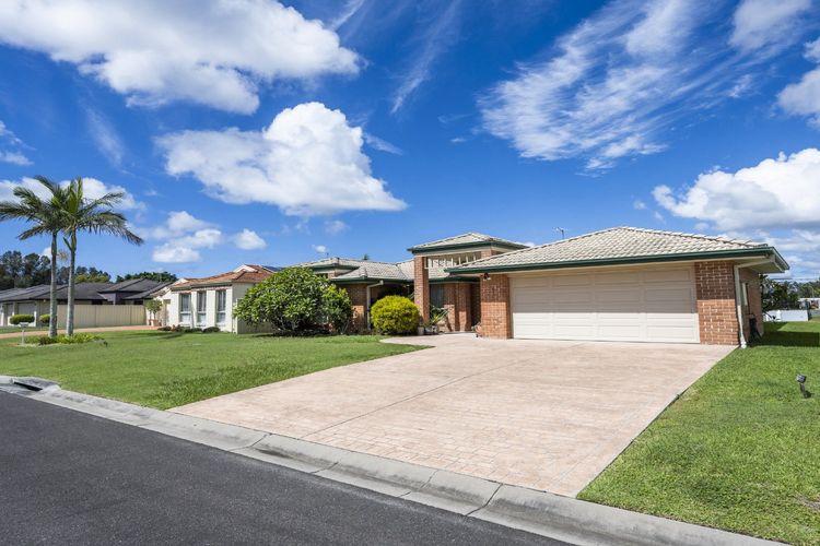 Taine Court