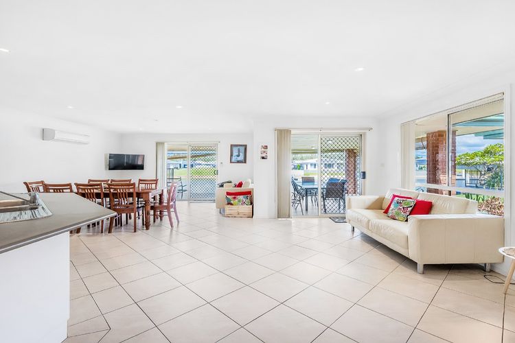 Taine Court