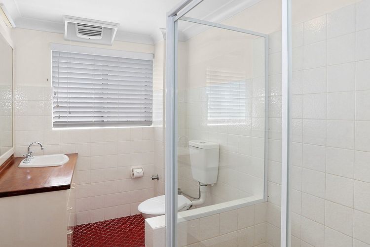 Banksia Court 4
