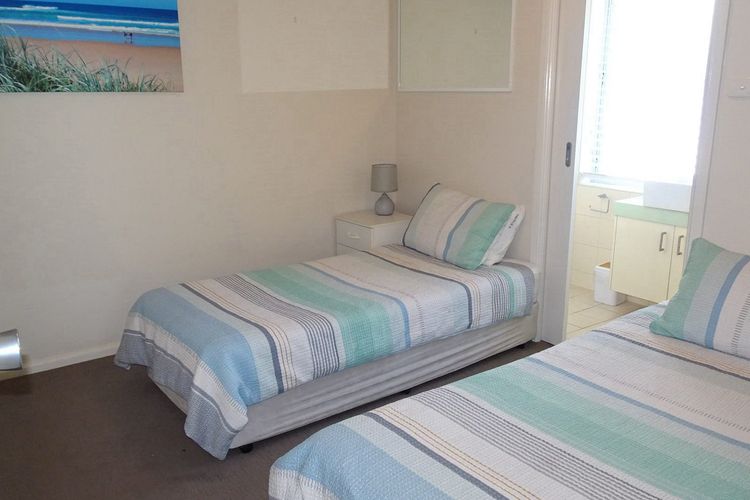 Banksia Court 4