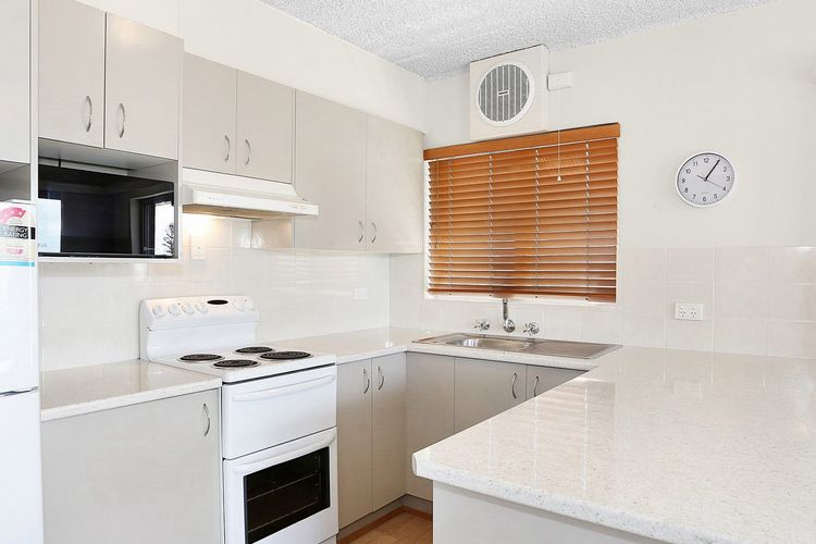 Banksia Court 4