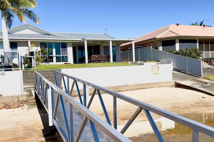 Anchorage Waterfront Unit In Yamba