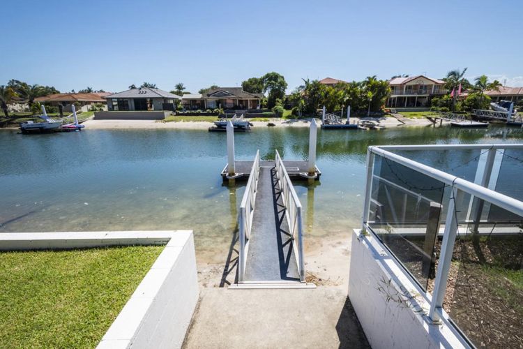 Anchorage Waterfront Unit In Yamba
