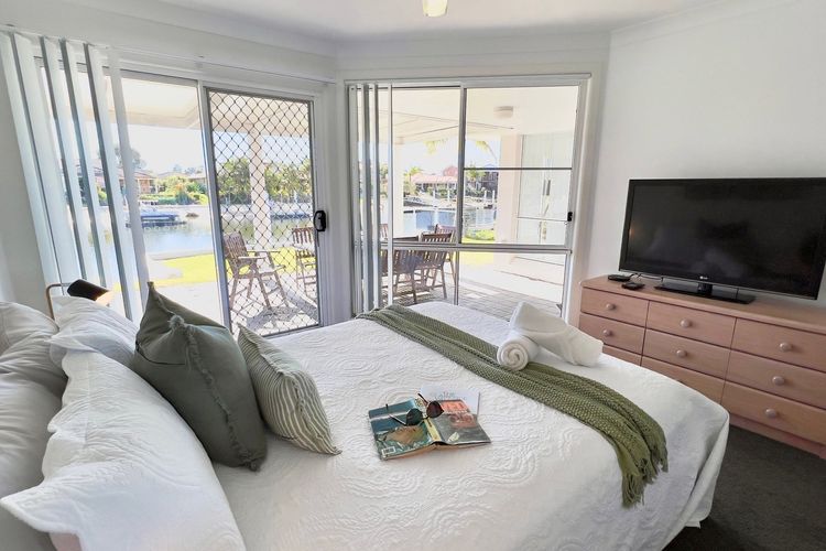Anchorage Waterfront Unit In Yamba