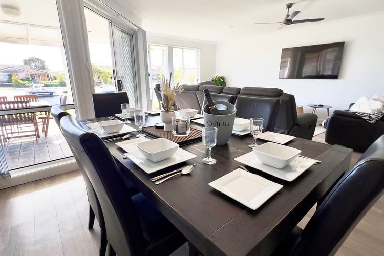 Anchorage Waterfront Unit In Yamba