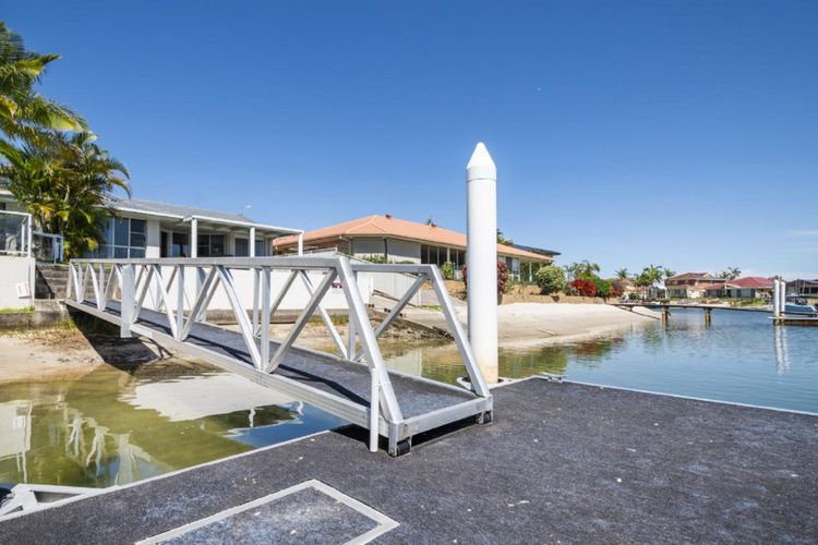 Anchorage Waterfront Unit In Yamba
