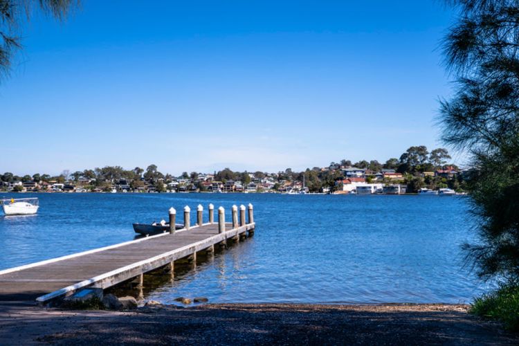 The Lakefront Haven