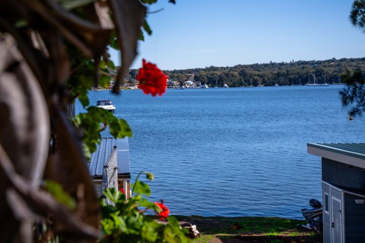 The Lakefront Haven