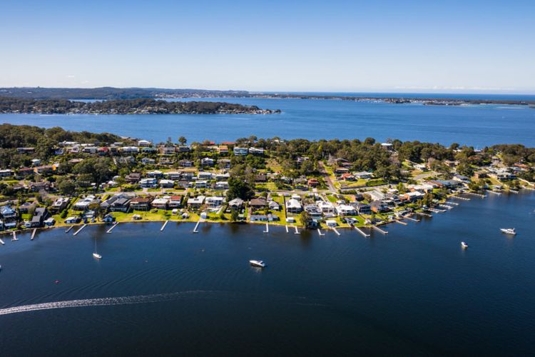 The Lakefront Haven