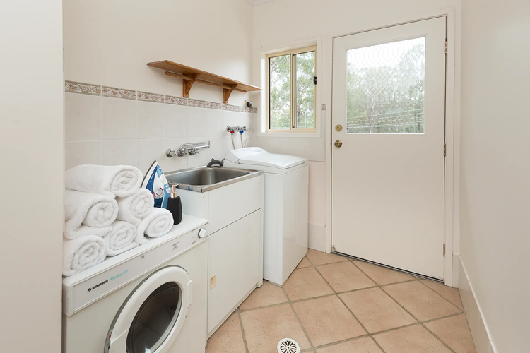 Amelia Rose Homestead with Private Pool walk to Lovedale Chapel!