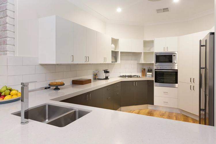 Amelia Rose Homestead with Private Pool walk to Lovedale Chapel!