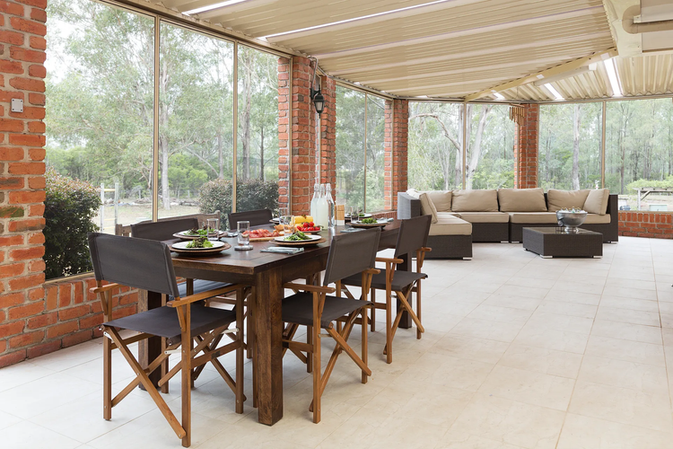 Amelia Rose Homestead with Private Pool walk to Lovedale Chapel!