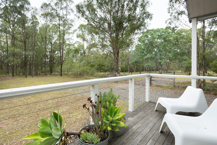 Amelia Rose Homestead with Private Pool walk to Lovedale Chapel!