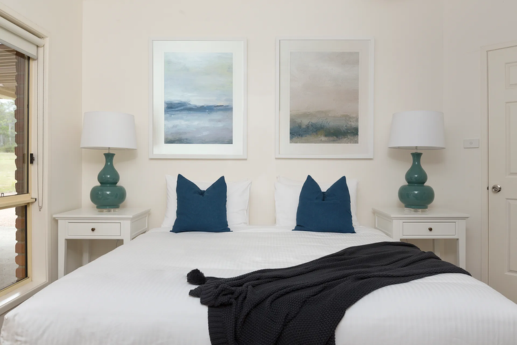 Amelia Rose Homestead with Private Pool walk to Lovedale Chapel!