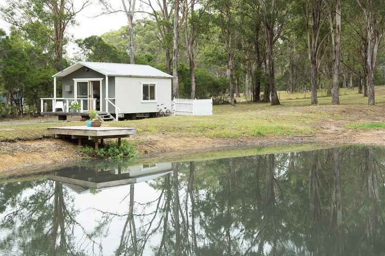 Amelia Rose Homestead with Private Pool walk to Lovedale Chapel!