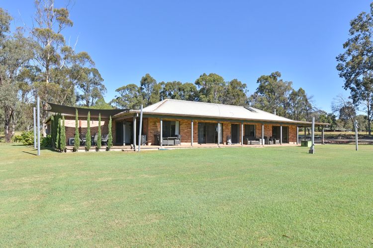 Blaxlands Kangaroo Homestead with Hot Tub walk to Concerts and Wineries