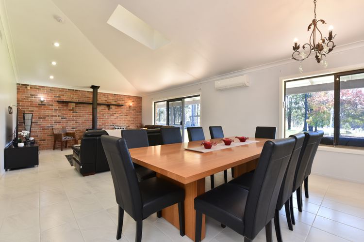 Blaxlands Kangaroo Homestead with Hot Tub walk to Concerts and Wineries