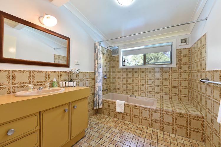 Blaxlands Kangaroo Homestead with Hot Tub walk to Concerts and Wineries