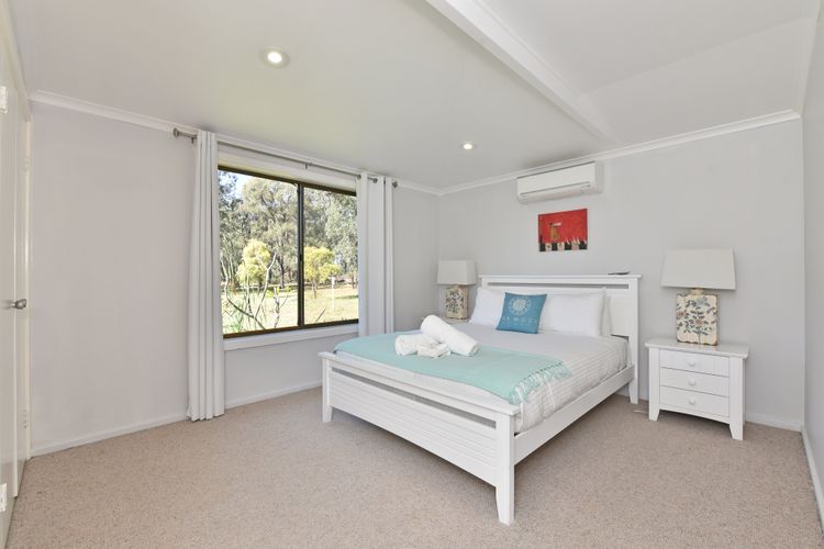 Blaxlands Kangaroo Homestead with Hot Tub walk to Concerts and Wineries