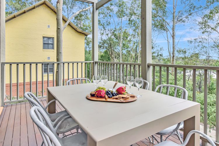 Villa Chardonnay with Free Wine Tasting