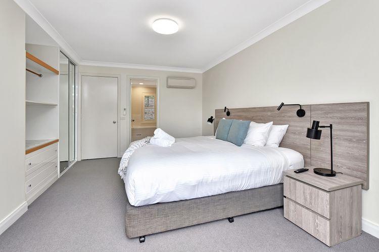 Villa Chardonnay with Free Wine Tasting