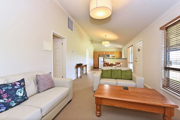 Palmers Lane Vineyard Homestead and Cottage