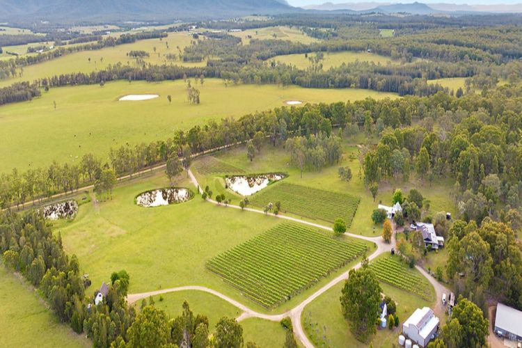 Private Vineyard Estate – Stay Among the Vines – 5 Boutique Cabins