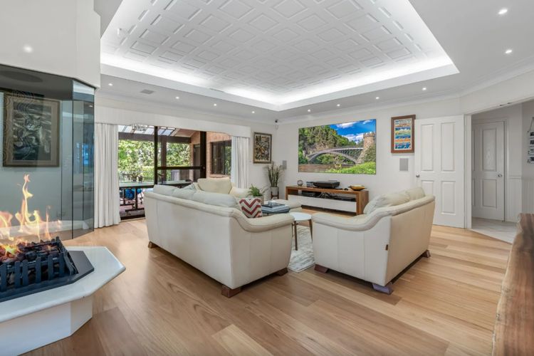 Lakeside Memories Grande Estate