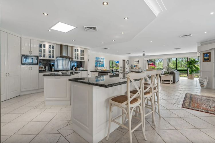 Lakeside Memories Grande Estate