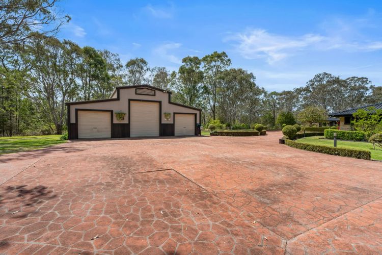 Lakeside Memories Grande Estate