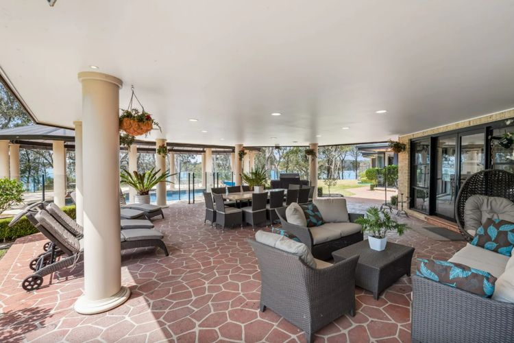 Lakeside Memories Grande Estate