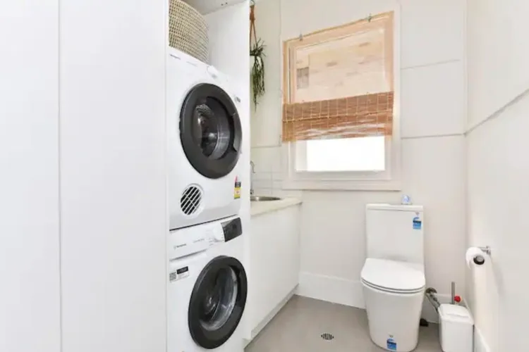 The Little Lake House Waterfront