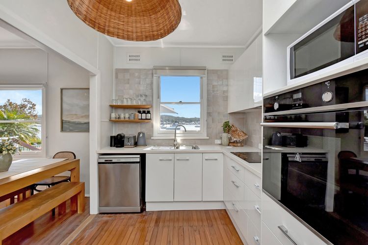 The Little Lake House Waterfront