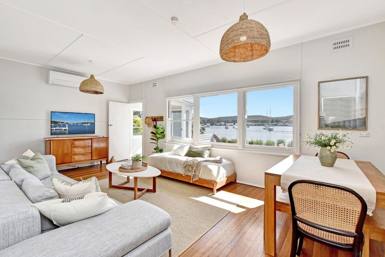 The Little Lake House Waterfront