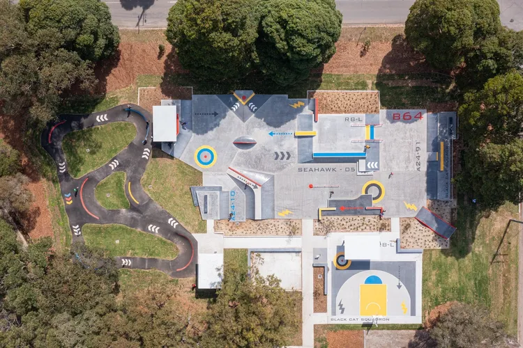 The Little Lake House Waterfront